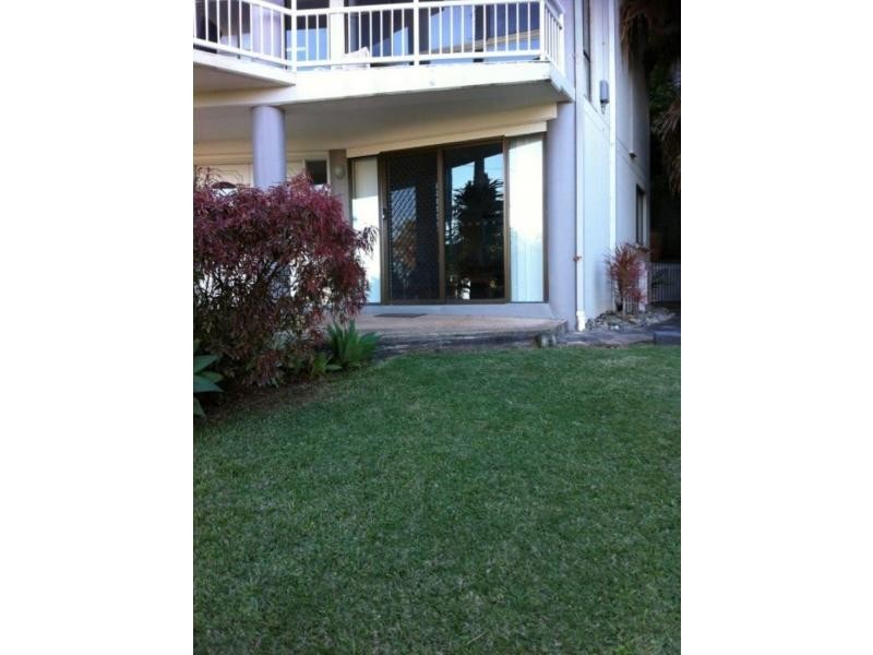 14 Emerald Avenue, Sapphire Beach NSW 2450