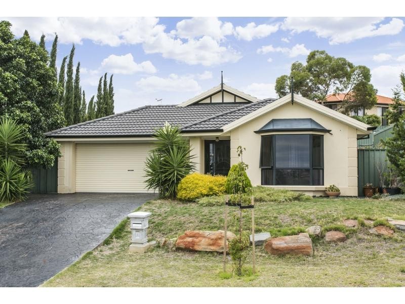 8 Skipper Close, Hallett Cove SA 5158