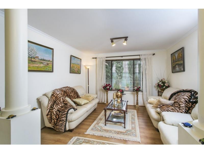 8 Skipper Close, Hallett Cove SA 5158