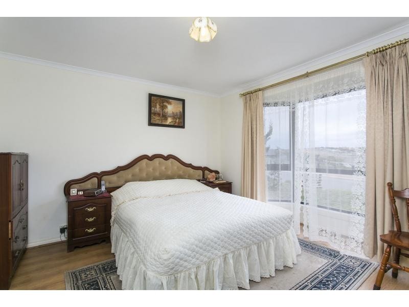 8 Skipper Close, Hallett Cove SA 5158
