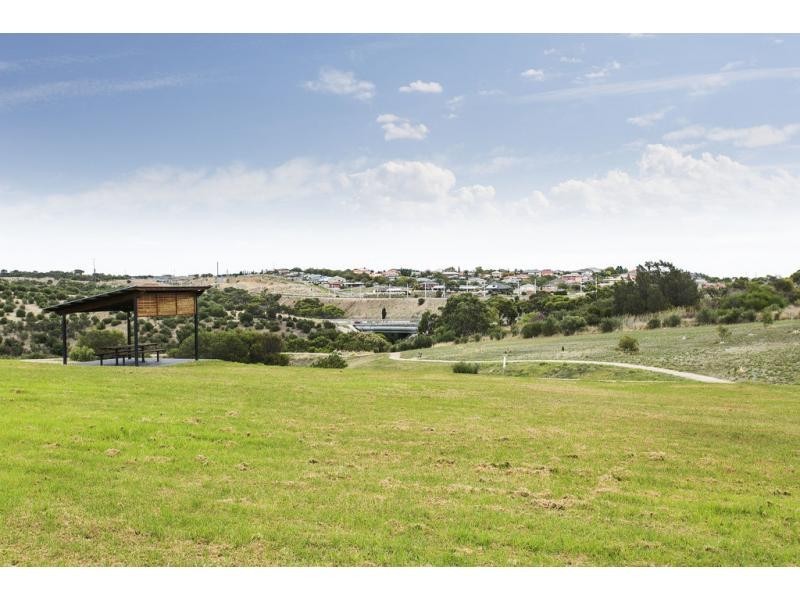 8 Skipper Close, Hallett Cove SA 5158