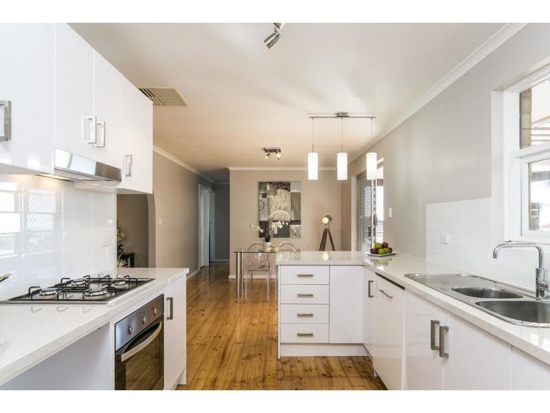 34 Bounty Road, Hallett Cove SA 5158