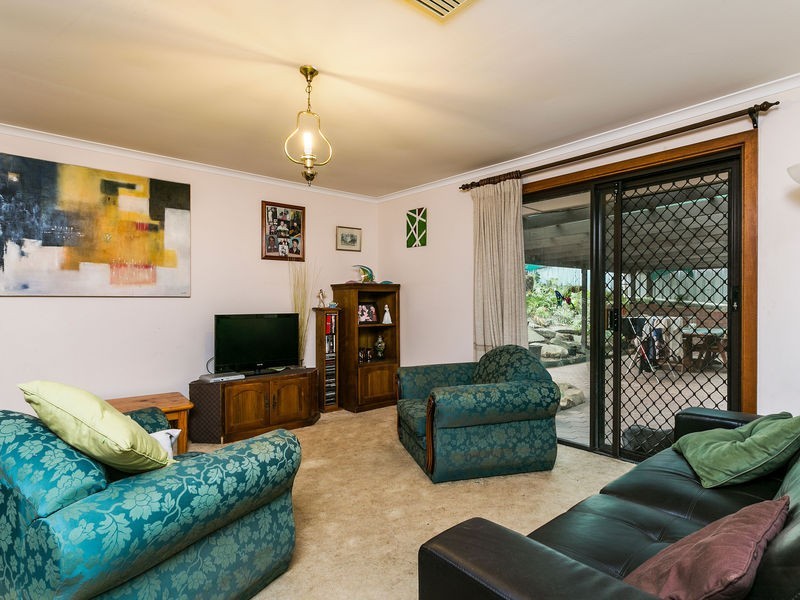 12 Spruce Avenue, Aberfoyle Park SA 5159