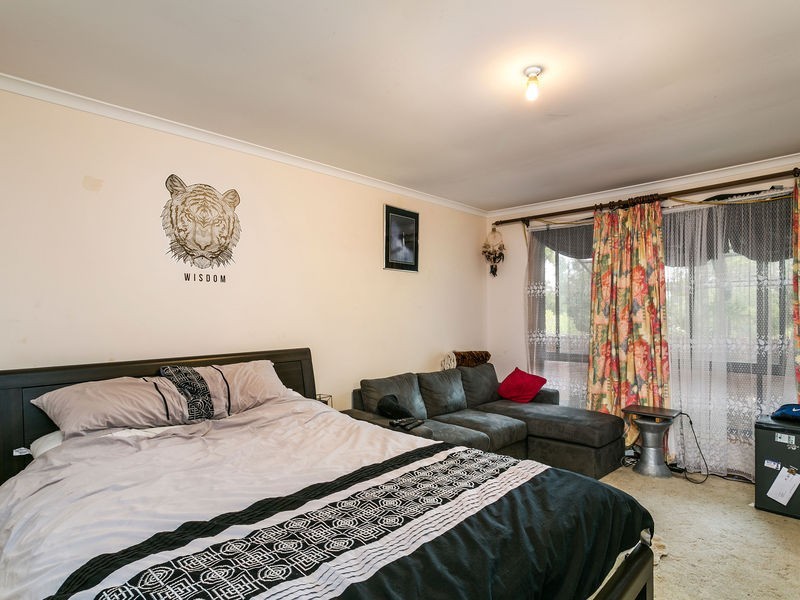 12 Spruce Avenue, Aberfoyle Park SA 5159