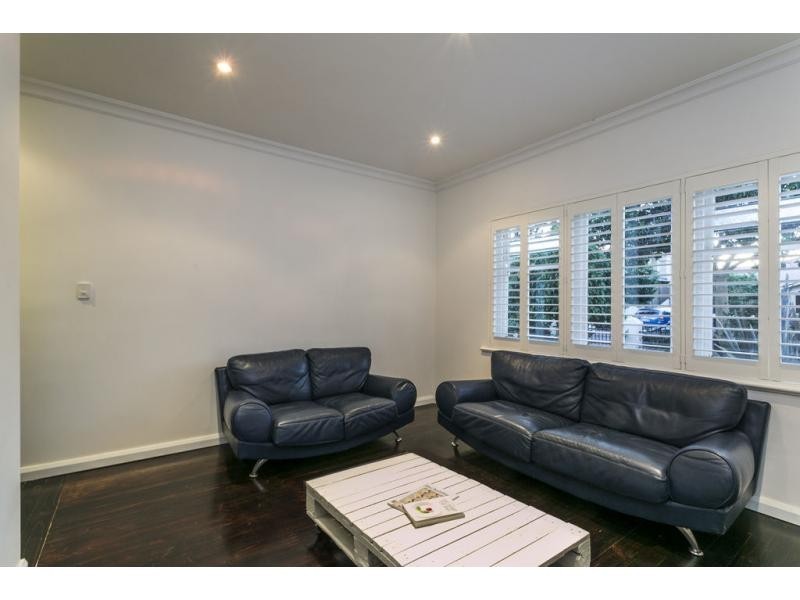 8 Jeanes Avenue, Glenelg North SA 5045