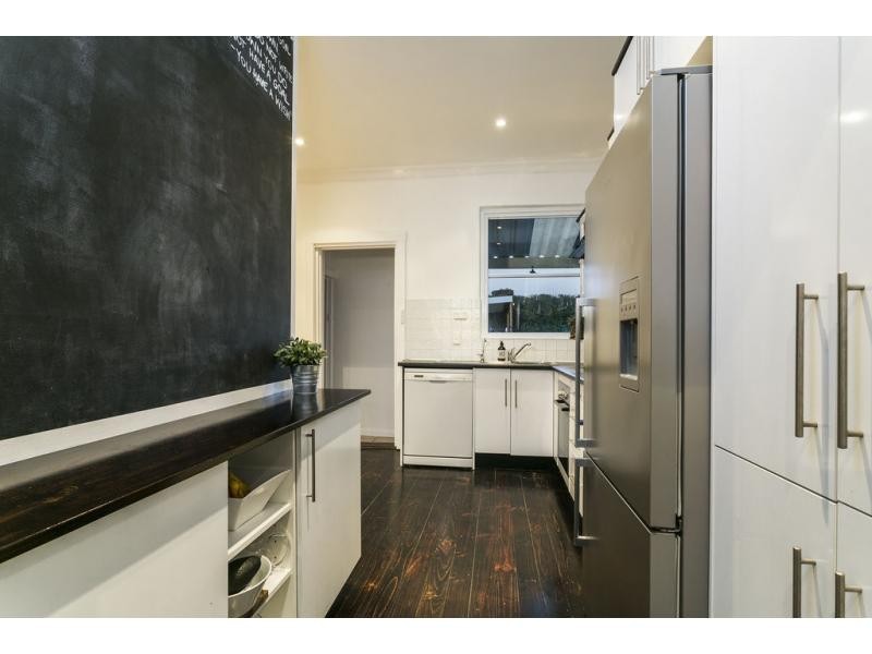 8 Jeanes Avenue, Glenelg North SA 5045