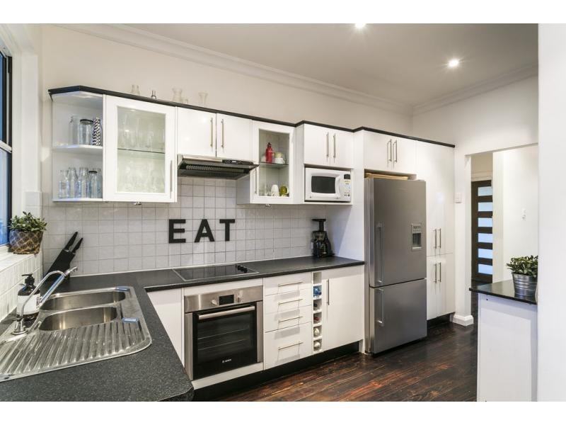 8 Jeanes Avenue, Glenelg North SA 5045