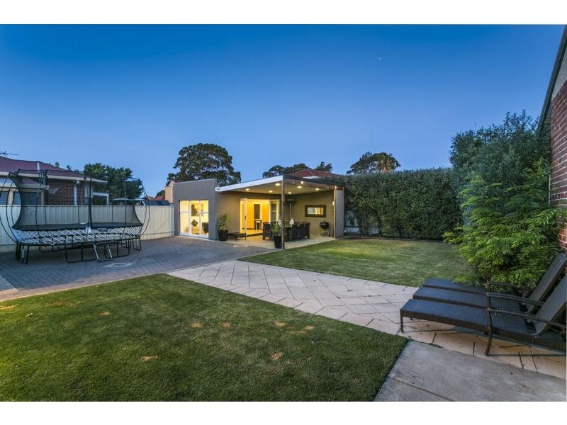 8 Jeanes Avenue, Glenelg North SA 5045