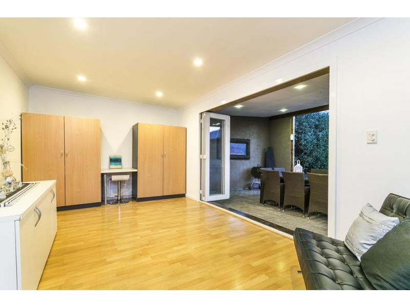 8 Jeanes Avenue, Glenelg North SA 5045