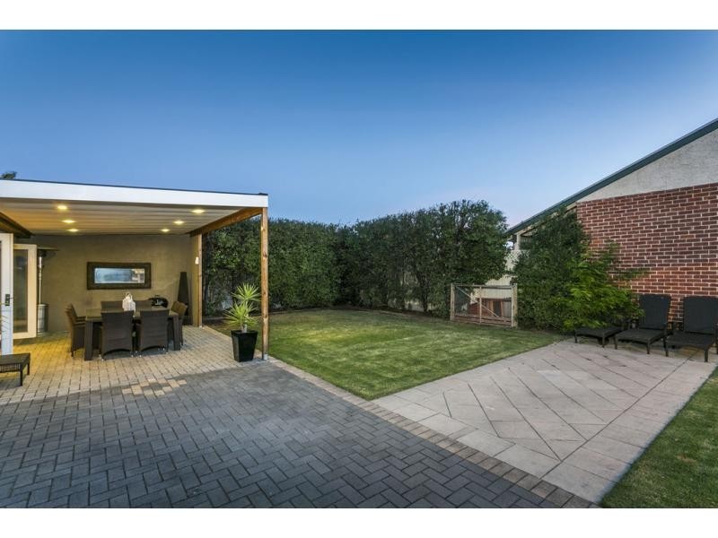 8 Jeanes Avenue, Glenelg North SA 5045