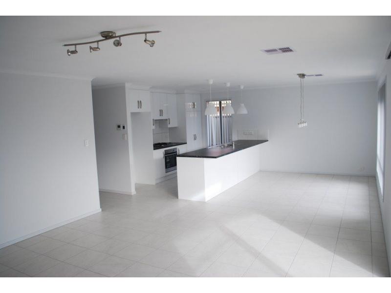 12 Apollo Street, Woodcroft SA 5162