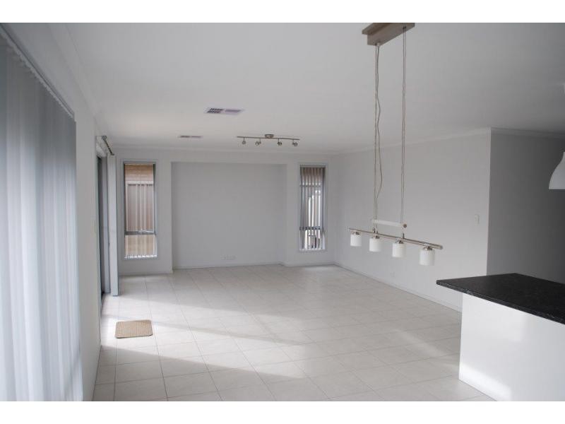 12 Apollo Street, Woodcroft SA 5162