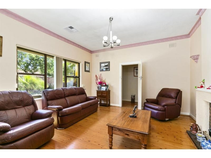 1 Ruthven Avenue, Glandore SA 5037