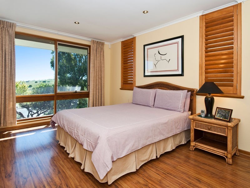 92 Perry Barr Road, Hallett Cove SA 5158