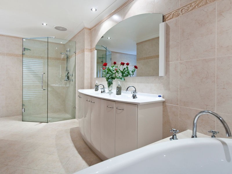 92 Perry Barr Road, Hallett Cove SA 5158