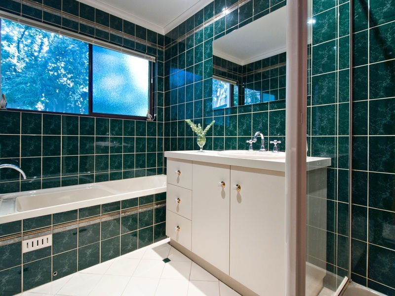 92 Perry Barr Road, Hallett Cove SA 5158