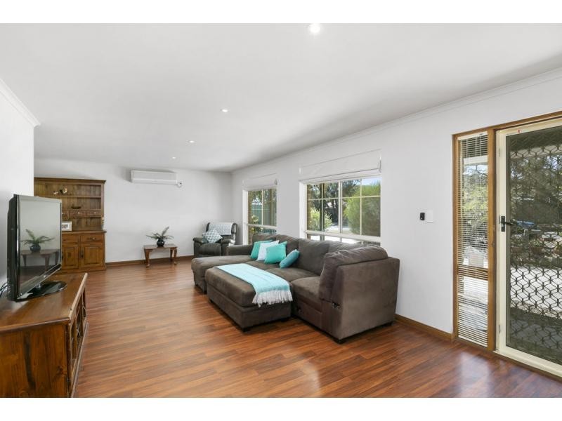 40 Knox Drive, Woodcroft SA 5162