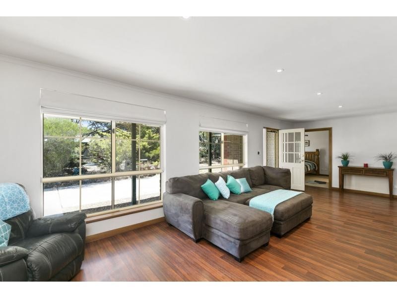 40 Knox Drive, Woodcroft SA 5162