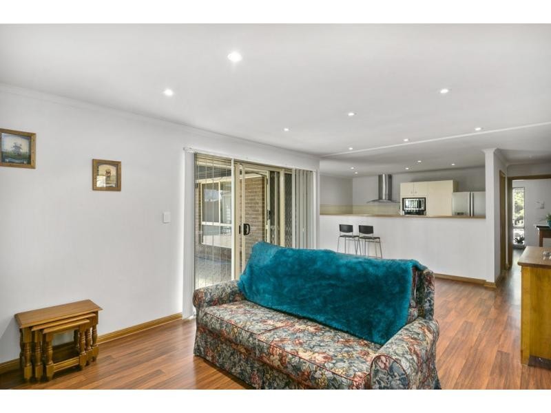 40 Knox Drive, Woodcroft SA 5162