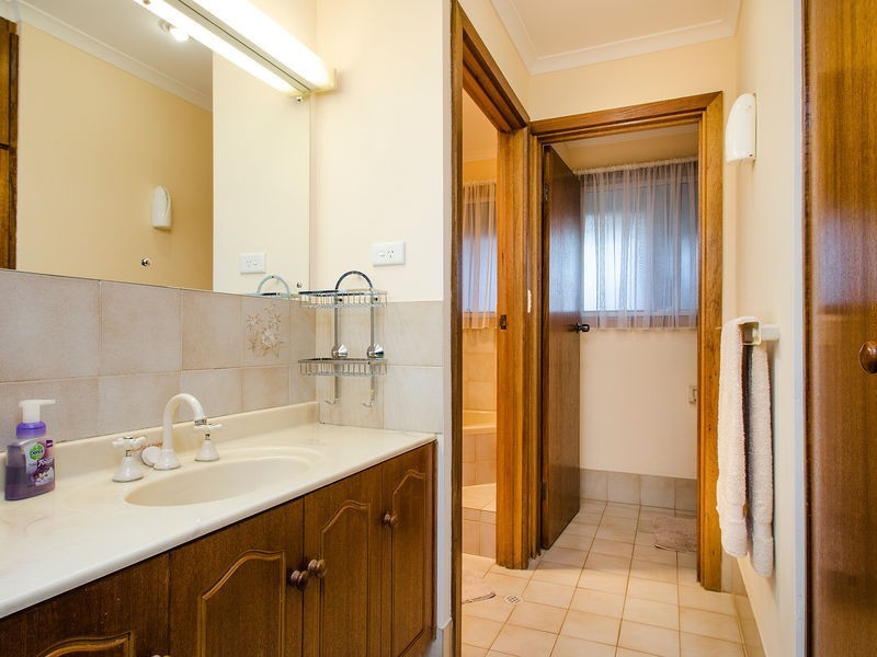 26 Siegersdorf Crescent, Old Reynella SA 5161