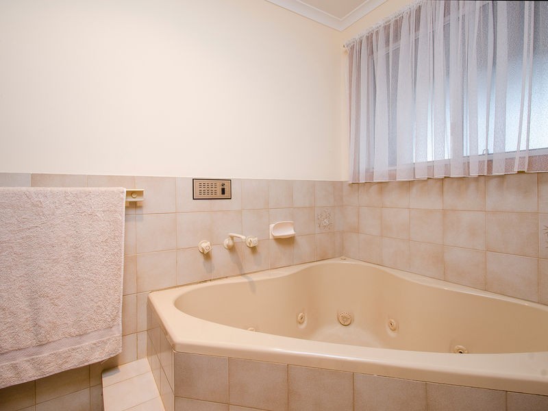 26 Siegersdorf Crescent, Old Reynella SA 5161