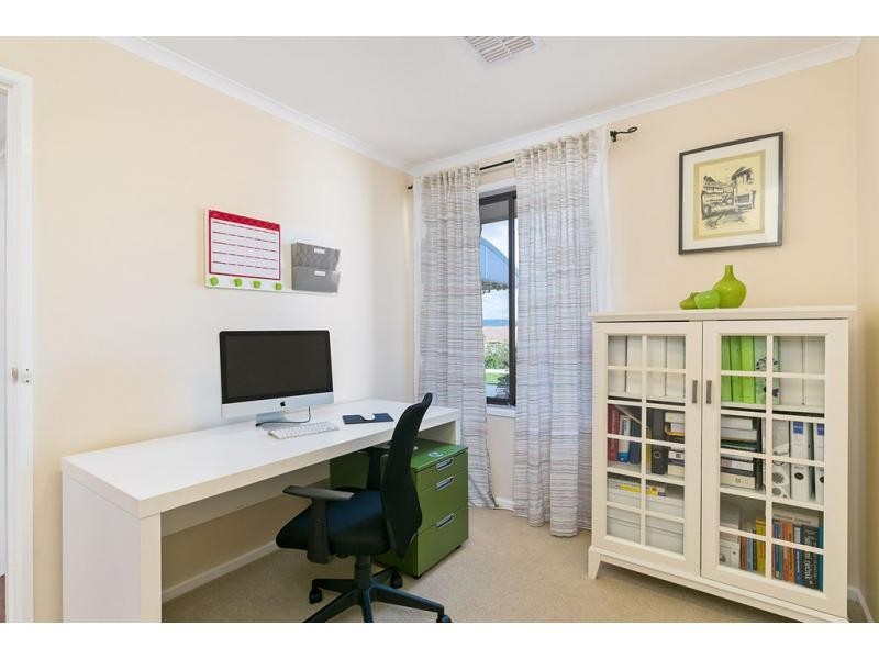 36 French Crescent, Trott Park SA 5158