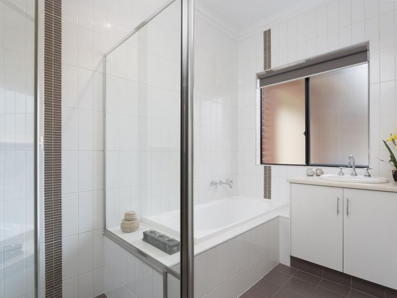 2/4 Thistle Avenue, Klemzig SA 5087