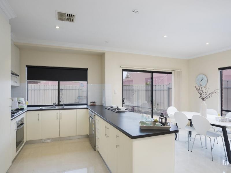 2/4 Thistle Avenue, Klemzig SA 5087