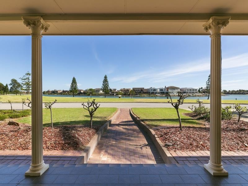 12 Settlers Drive, West Lakes SA 5021
