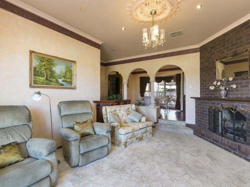 12 Settlers Drive, West Lakes SA 5021