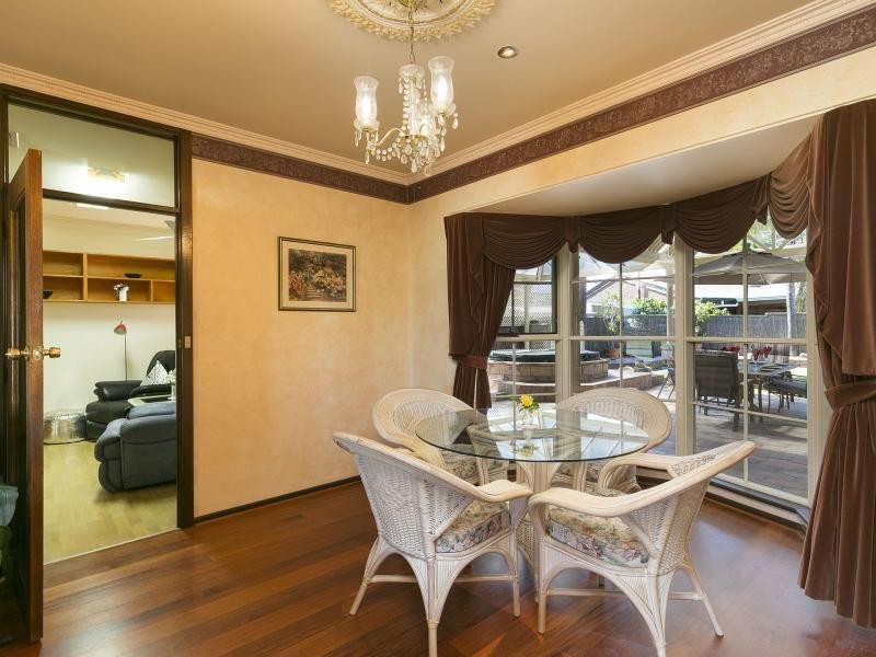 12 Settlers Drive, West Lakes SA 5021