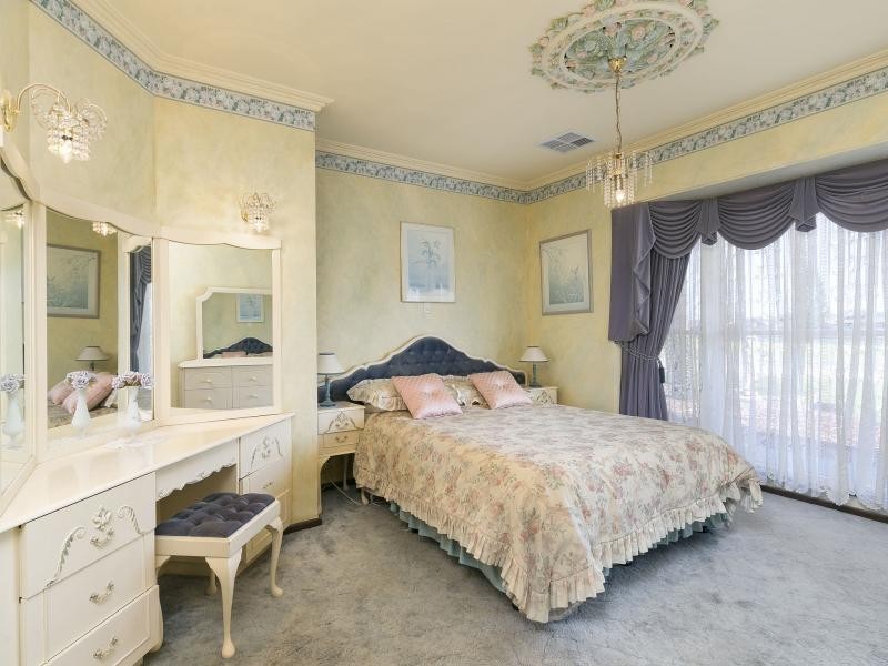 12 Settlers Drive, West Lakes SA 5021