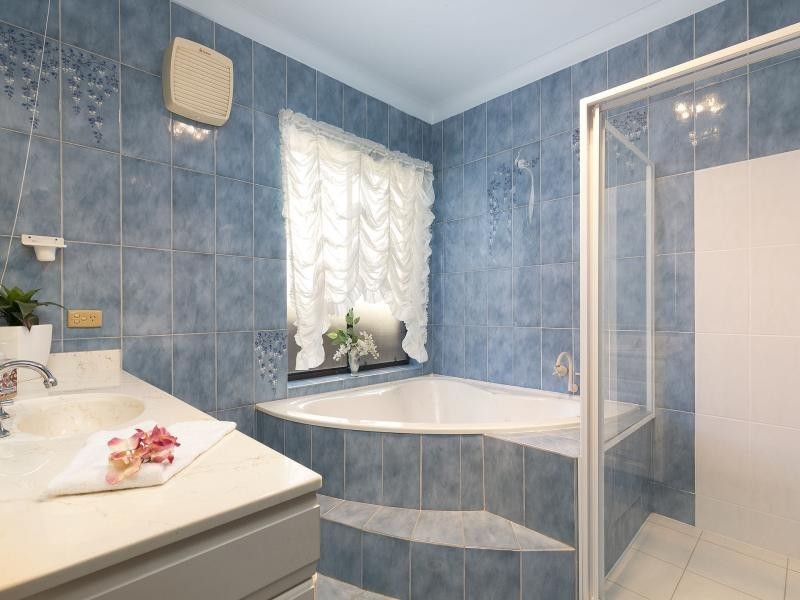 12 Settlers Drive, West Lakes SA 5021