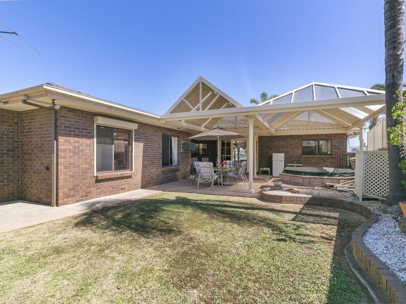12 Settlers Drive, West Lakes SA 5021