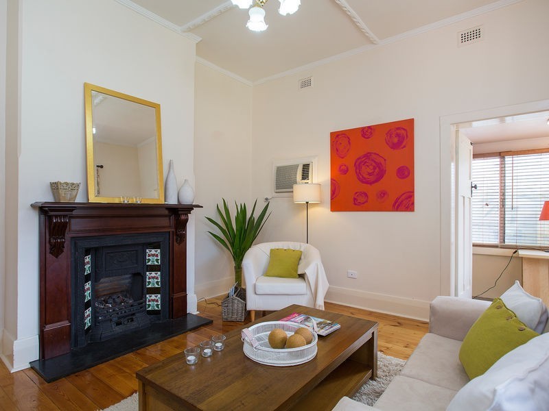 52 Oval Avenue, Woodville South SA 5011