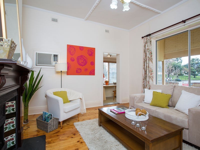 52 Oval Avenue, Woodville South SA 5011