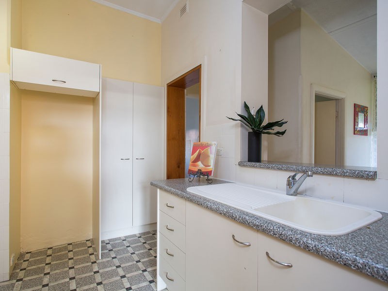 52 Oval Avenue, Woodville South SA 5011