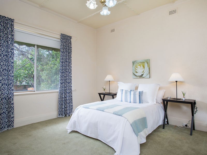 52 Oval Avenue, Woodville South SA 5011