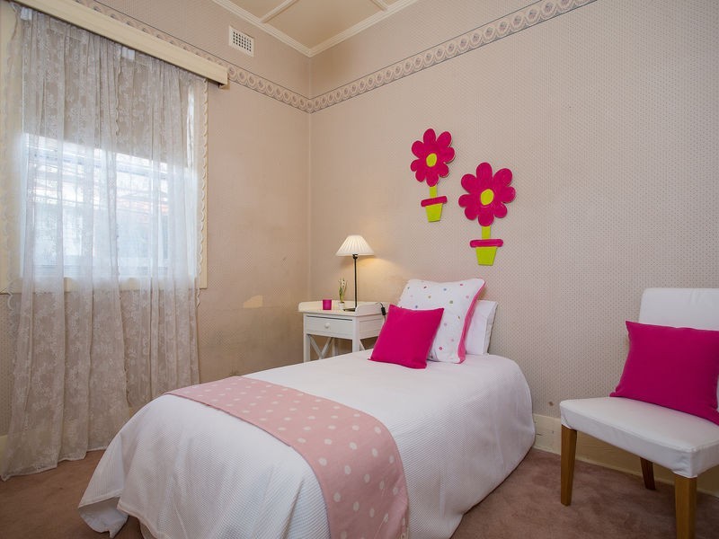 52 Oval Avenue, Woodville South SA 5011