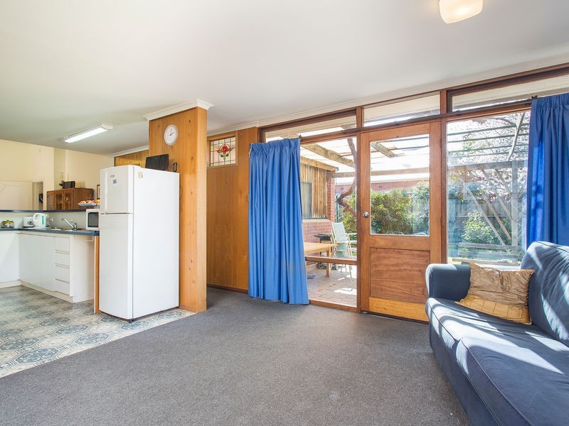 1 Moldavia Street, Glandore SA 5037