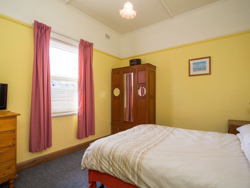 1 Moldavia Street, Glandore SA 5037