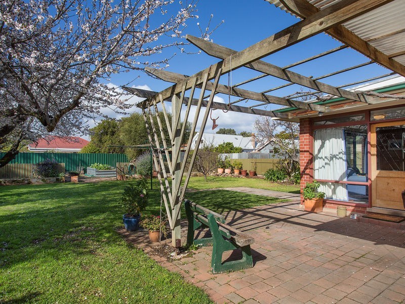 1 Moldavia Street, Glandore SA 5037