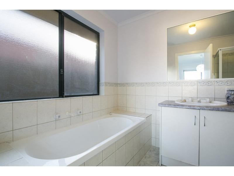 32 Howell Road, Parafield Gardens SA 5107