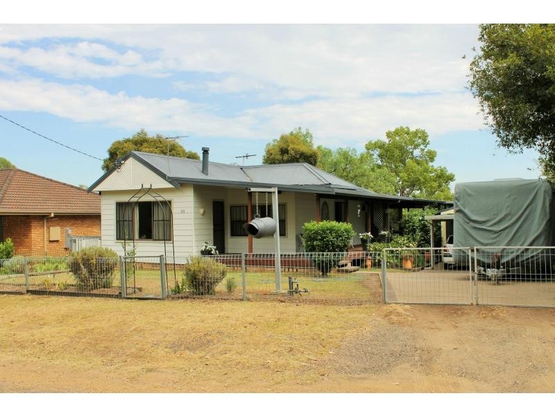 33 Main Road, Paxton NSW 2325
