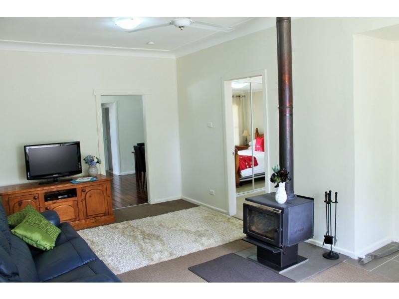 33 Main Road, Paxton NSW 2325