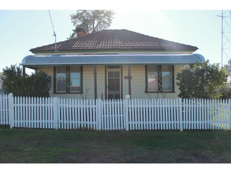 7 James Street, Cessnock NSW 2325