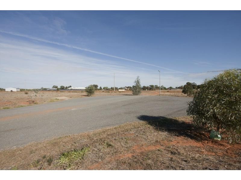 L13 Munro Court, Murray Park Estate, Birdwoodton VIC 3505