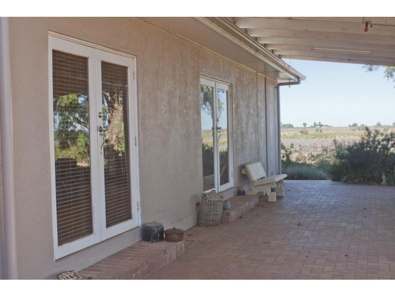 175 Keenans Drive, Dareton NSW 2717