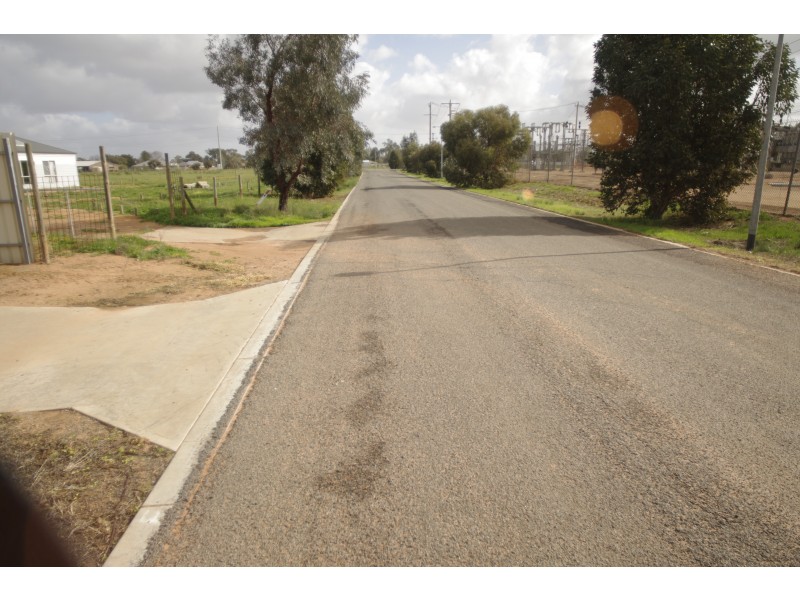 16 Mcedward St, Birdwoodton VIC 3505