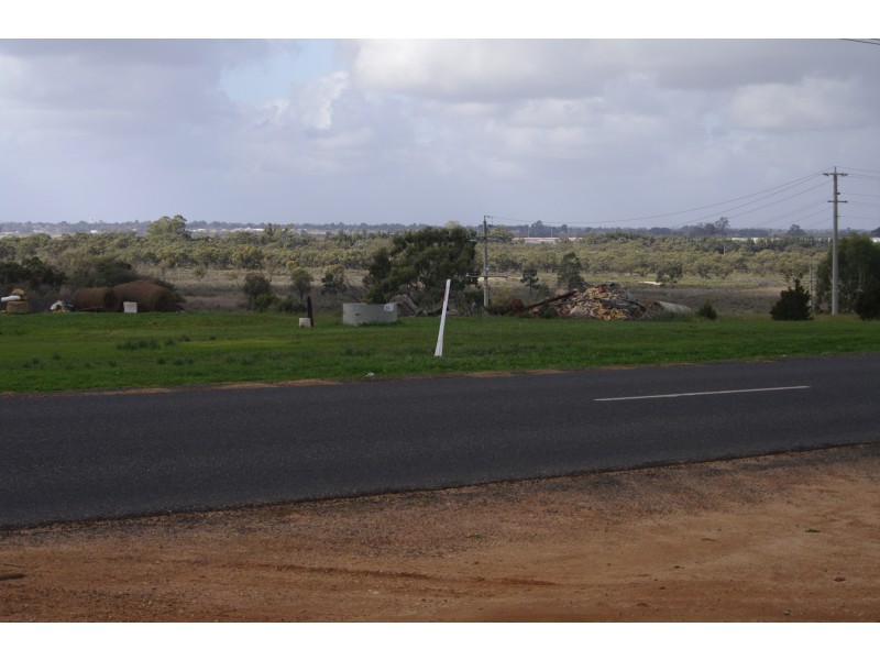 16 Mcedward St, Birdwoodton VIC 3505